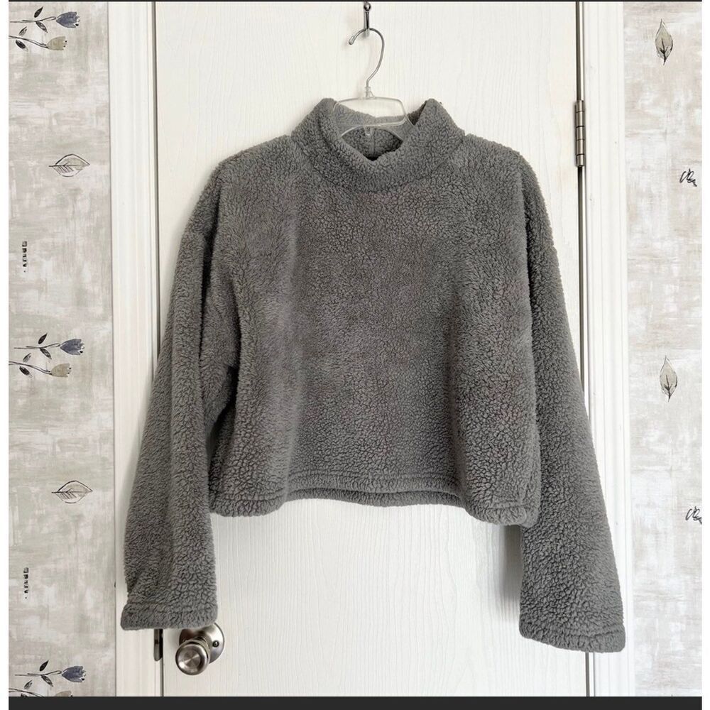 Forever 21 Cropped Fleece Sweater